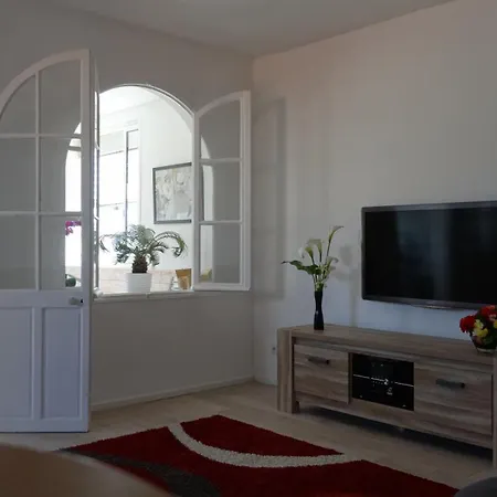 Bel 80m2 Vue Sur 아파트 라시오타